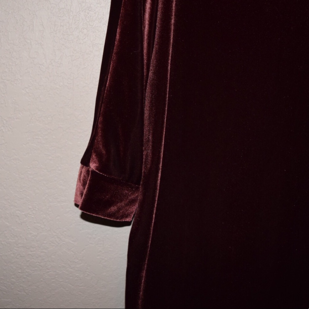 🛑SOLD🛑 New York and company maroon velvet dress - Picture 3 of 6